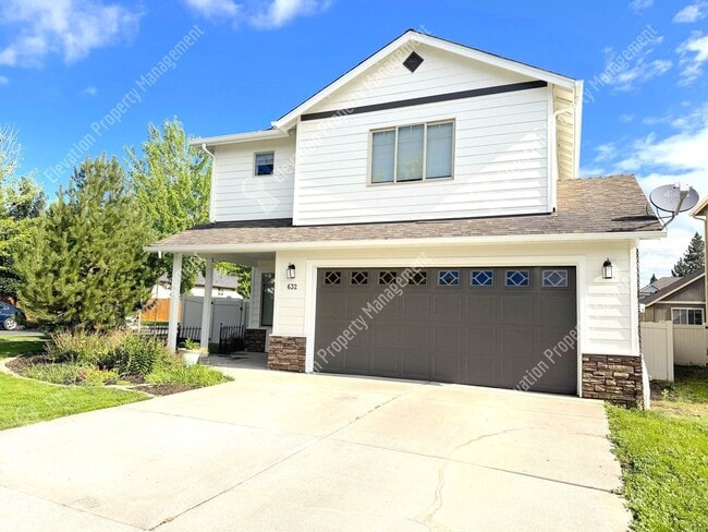 632 SE Glengarry Place in Bend, OR - Building Photo - Building Photo