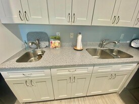 39 Easthampton B in West Palm Beach, FL - Building Photo