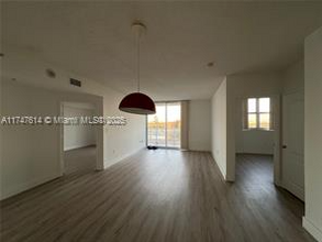 5077 NW 7th St, Unit # 817 in Miami, FL - Building Photo - Building Photo