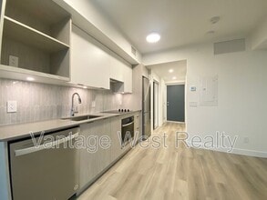 1488 Bertram St in Kelowna, BC - Building Photo - Building Photo