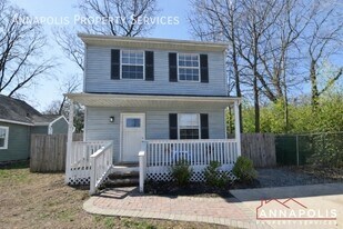 1702 Forestville Rd in Edgewater, MD - Building Photo