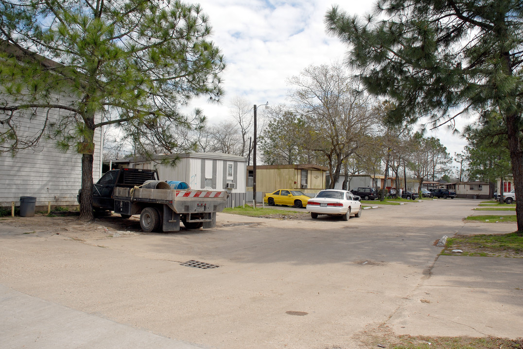 2835 5th St in Stafford, TX - Foto de edificio