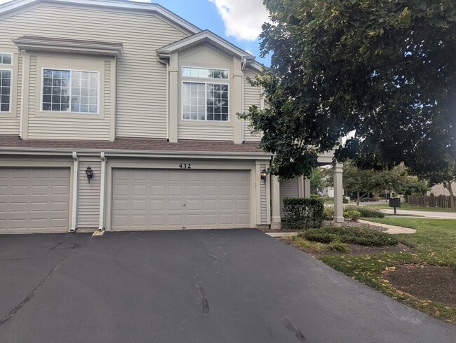 property at 432 E Thornhill Ln