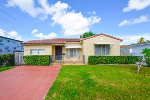 225 NW 14th Ave in Miami, FL - Building Photo