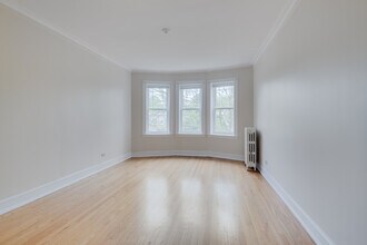 1919 W Estes Ave in Chicago, IL - Foto de edificio - Building Photo