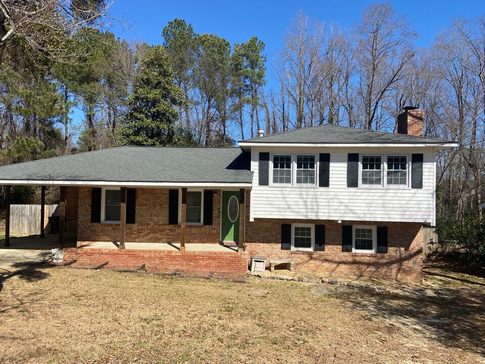 1435 Marlborough Rd in Fayetteville, NC - Foto de edificio