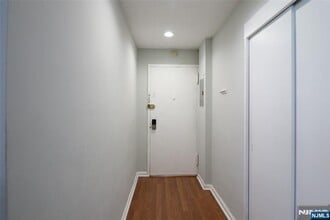 3071 Edwin Ave in Fort Lee, NJ - Building Photo - Building Photo