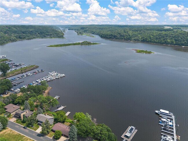 property at 118 Lakeside Dr