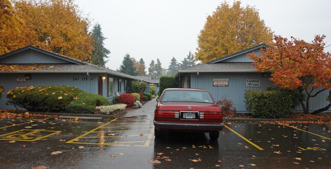 Cardinal Court in Salem, OR - Building Photo - Building Photo