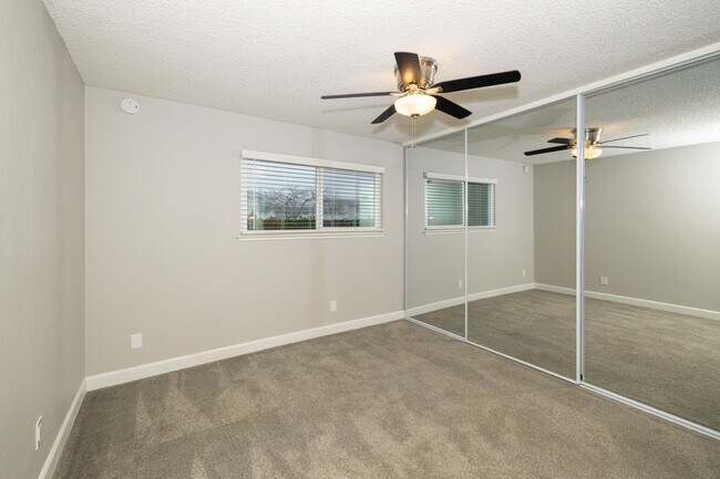 Heatherwood Apartments in Sacramento, CA - Foto de edificio - Interior Photo