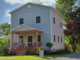 5 Bevins Rd in Oneonta, NY - Building Photo