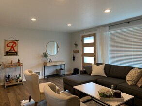 509 NE 127th St in Seattle, WA - Building Photo - Building Photo