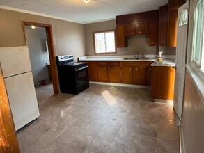 811 3rd St, Unit House in New Martinsville, WV - Building Photo - Building Photo