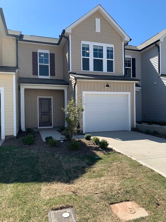 1614 Glacier Dr in Durham, NC - Building Photo