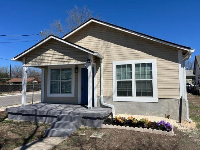 property at 3631 W Salinas