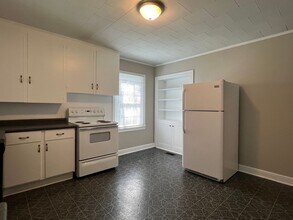 111 Hilltop St in Mount Holly, NC - Building Photo - Building Photo