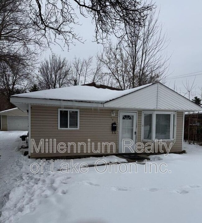 property at 176 W Princeton Ave