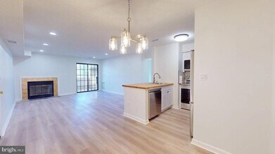 6955 Mary Caroline Cir in Alexandria, VA - Building Photo - Building Photo