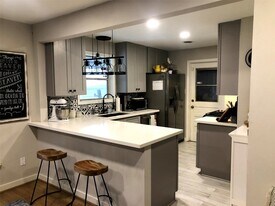 7151 Neff St in Houston, TX - Building Photo