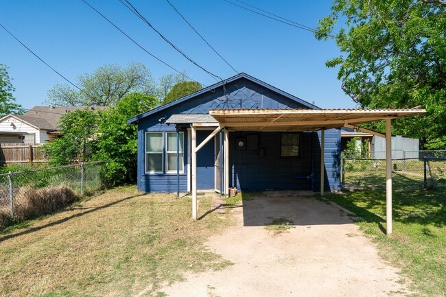 1341 Hickory St, Unit .5 in Abilene, TX - Building Photo - Building Photo
