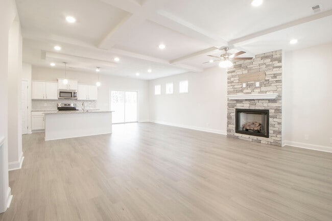 2098 Ireland Wy in Clarksville, TN - Building Photo - Building Photo