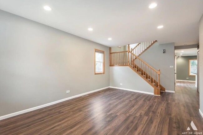 521 Milton Dr in Naperville, IL - Building Photo - Building Photo