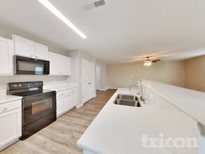 183 Pillow Ln in Burlington, NC - Building Photo - Building Photo