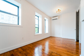 272 Sumpter St in Brooklyn, NY - Building Photo - Interior Photo