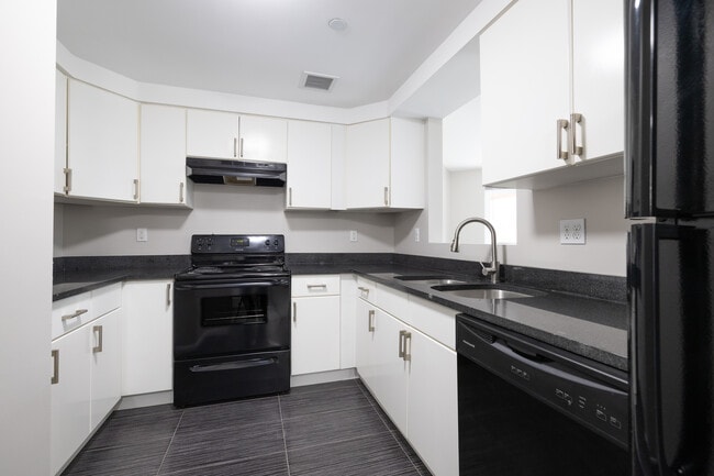 Sullivan Regency in Monticello, NY - Building Photo - Interior Photo