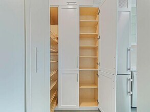 460 E 79th St in New York, NY - Foto de edificio - Building Photo