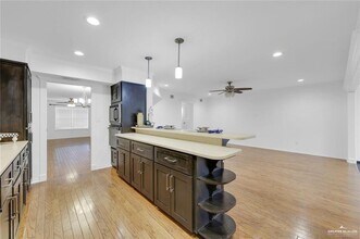 16 Wichita Ave in McAllen, TX - Building Photo - Building Photo