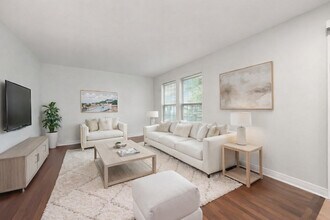 2235 Cheshire Dr in Aurora, IL - Building Photo - Building Photo