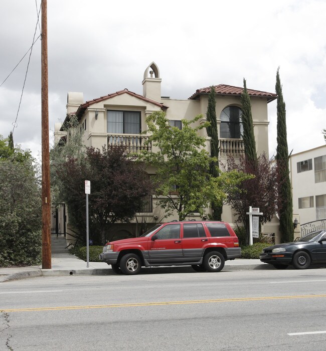 5014 Whitsett Ave in Valley Village, CA - Building Photo - Building Photo