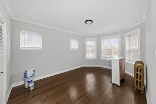 3758 N Troy St in Chicago, IL - Building Photo