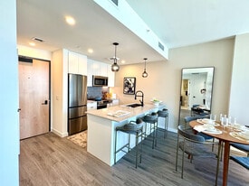 370 NW 20th St, Unit A9 in Miami, FL - Building Photo