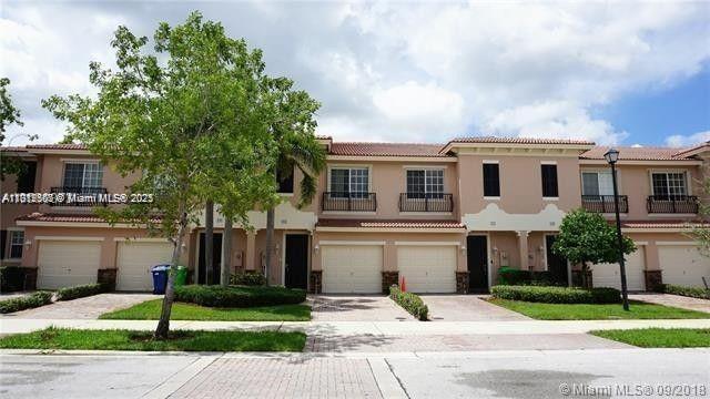 property at 233 Las Brisas Cir