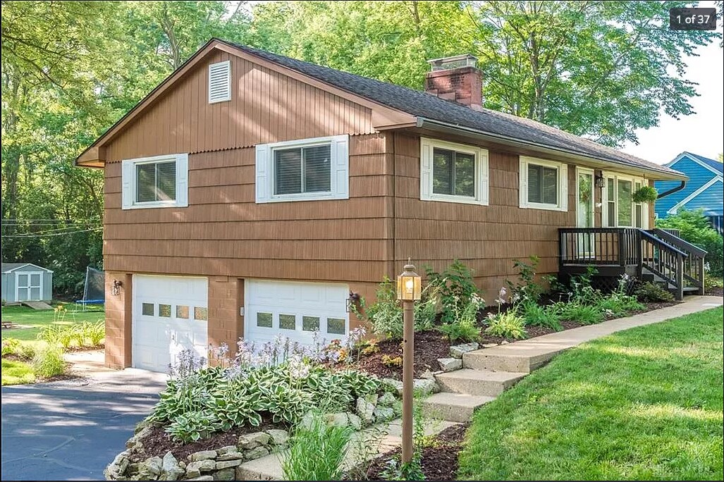 1086 Meadow Dr in Beavercreek, OH - Foto de edificio