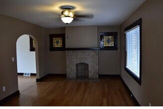 184 Stanton Ct E in Pittsburgh, PA - Foto de edificio - Building Photo