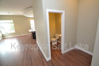 4642 W South Jordan Pky in South Jordan, UT - Building Photo - Building Photo