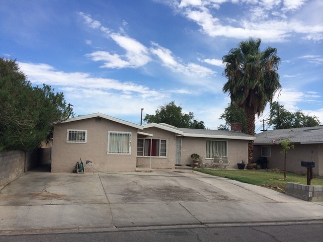 2513 Valley St in Las Vegas, NV - Foto de edificio - Building Photo