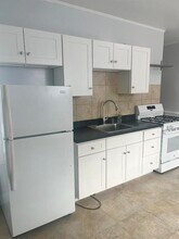 9 Sherman St in Newport, RI - Building Photo - Building Photo