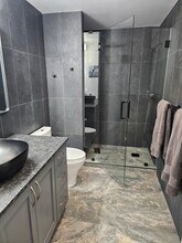 10610 NE 9th Pl, Unit 1701 in Bellevue, WA - Building Photo - Building Photo