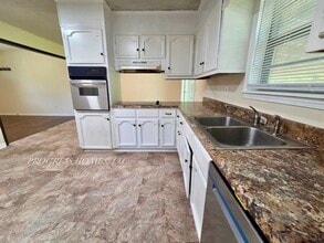 327 Larkwood Dr SW in Decatur, AL - Building Photo - Building Photo