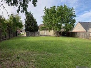 38159 Willow Lake E Ave in Prairieville, LA - Foto de edificio - Building Photo