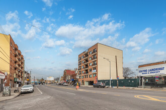 172-18 Jamaica Ave in Jamaica, NY - Building Photo - Building Photo