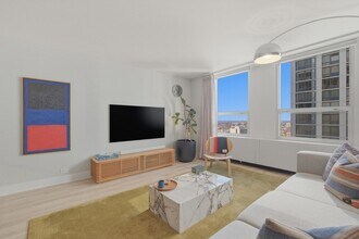 2626 N Lakeview Ave, Unit 2601 in Chicago, IL - Building Photo - Building Photo