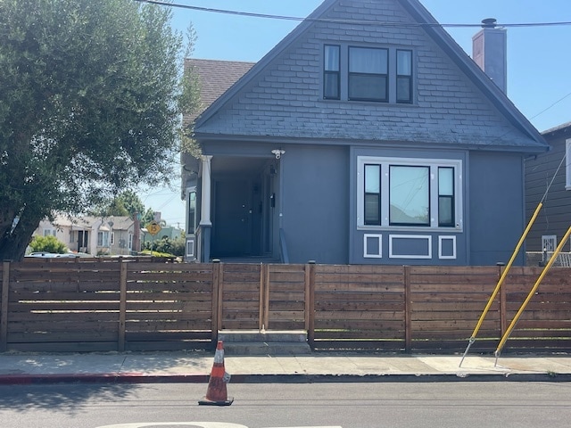 property at 936 Moorpark St