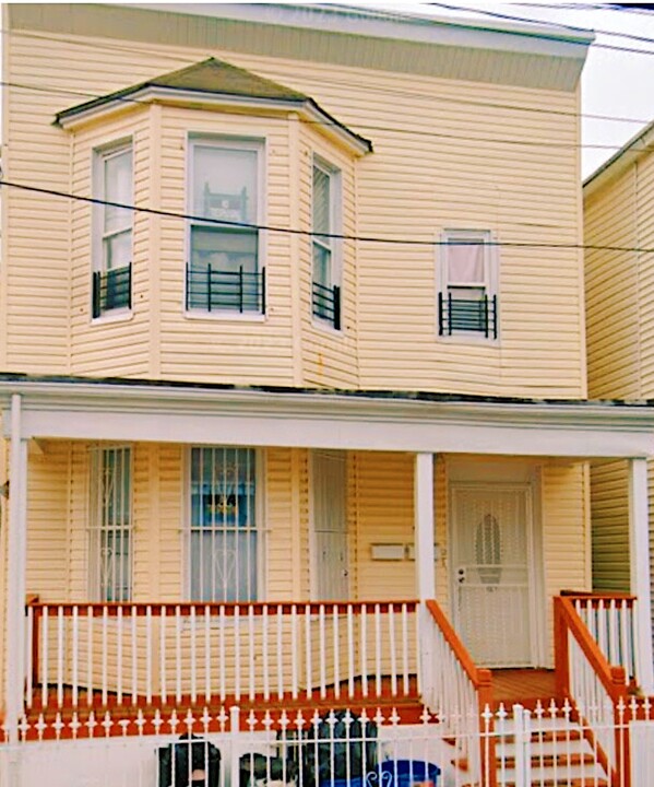 463 S 15th St, Unit Brick City Garden House in Newark, NJ - Building Photo