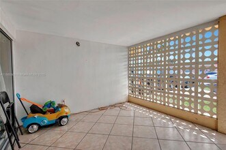 6729 Camelia Dr in Miramar, FL - Building Photo - Building Photo