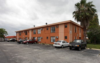 Bel Kay North Apartments in North Lauderdale, FL - Building Photo - Building Photo